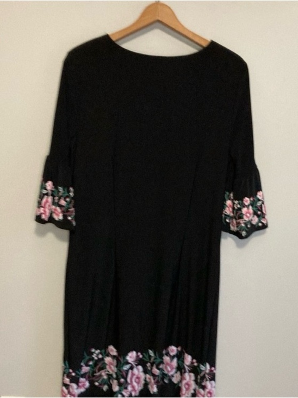 Roz & Ali Black Floral-Trim V-Neck Dress, Women’s Size Large, Pink Flowers - Picture 9 of 10